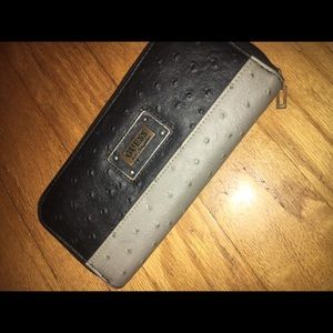 Guess wallet